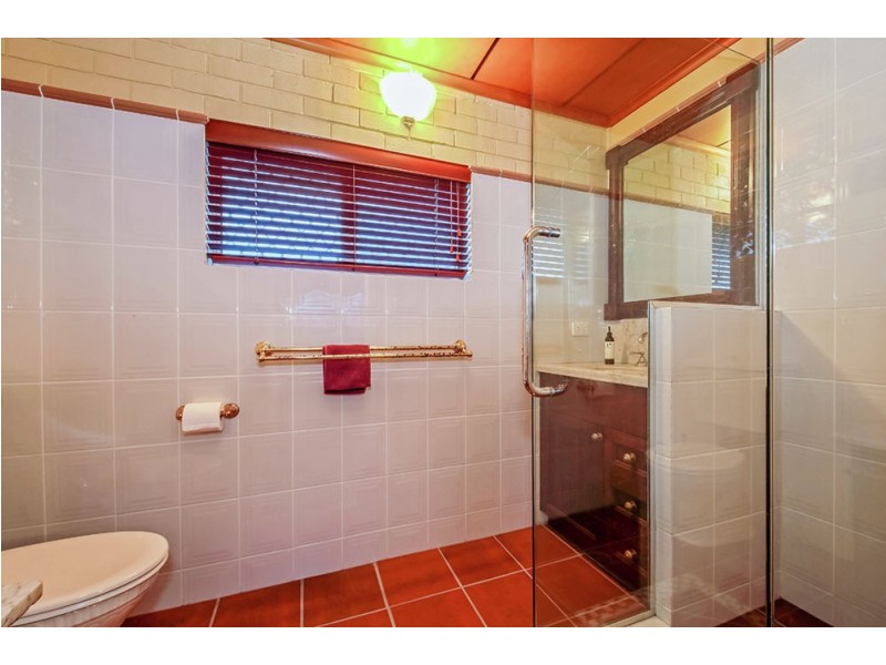 110 Shorncliffe Parade, Shorncliffe QLD 4017