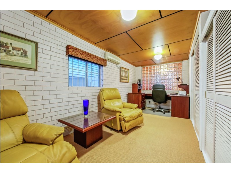 110 Shorncliffe Parade, Shorncliffe QLD 4017