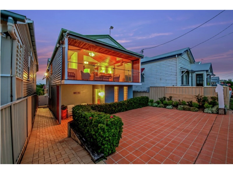 110 Shorncliffe Parade, Shorncliffe QLD 4017