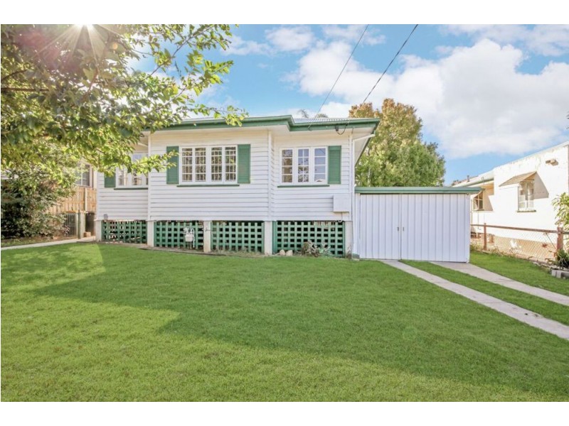11 Sunny Avenue, Wavell Heights QLD 4012