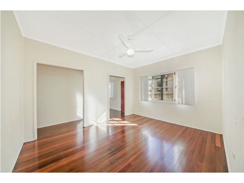 11 Sunny Avenue, Wavell Heights QLD 4012