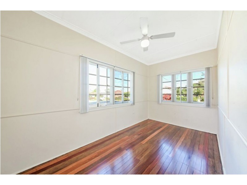 11 Sunny Avenue, Wavell Heights QLD 4012