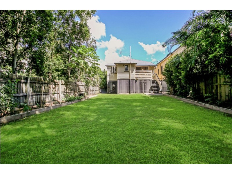 68 Griffith Street, Sandgate QLD 4017