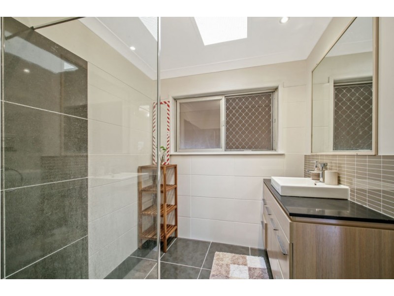 18 Huet St, Wavell Heights QLD 4012