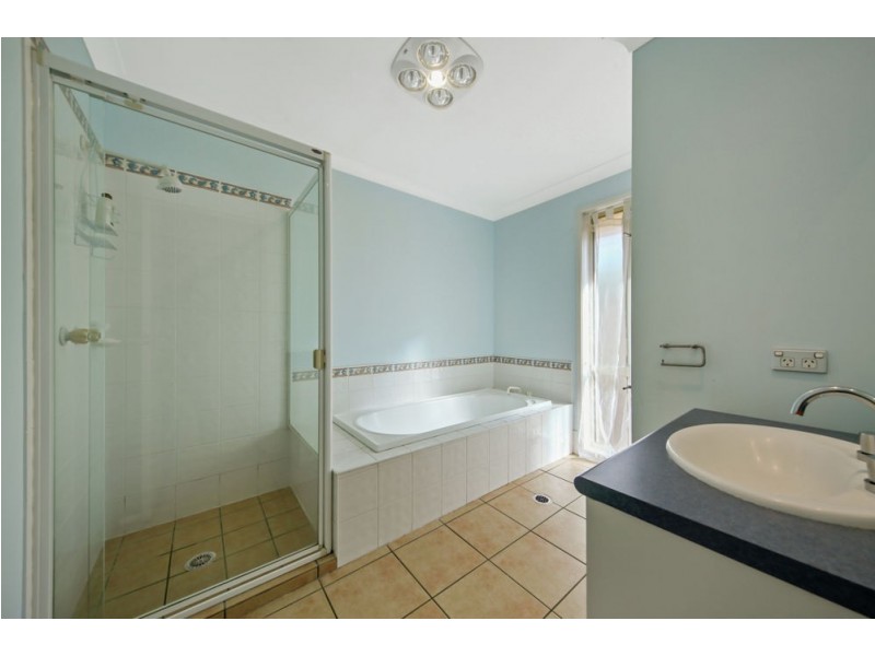 8 Greening Place, Bracken Ridge QLD 4017