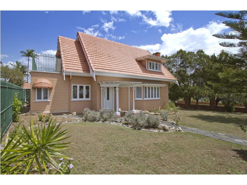 40 Wolsey Street, Sandgate QLD 4017