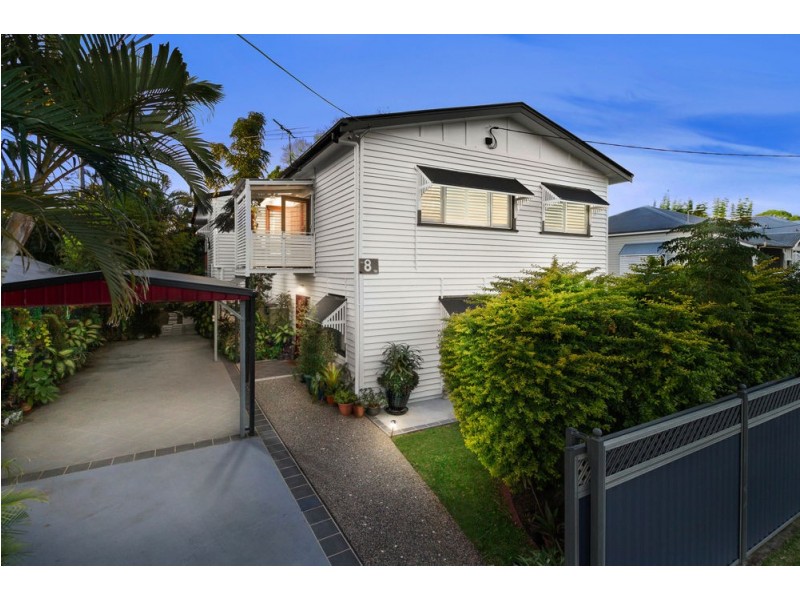 8 Gilpin Street, Shorncliffe QLD 4017