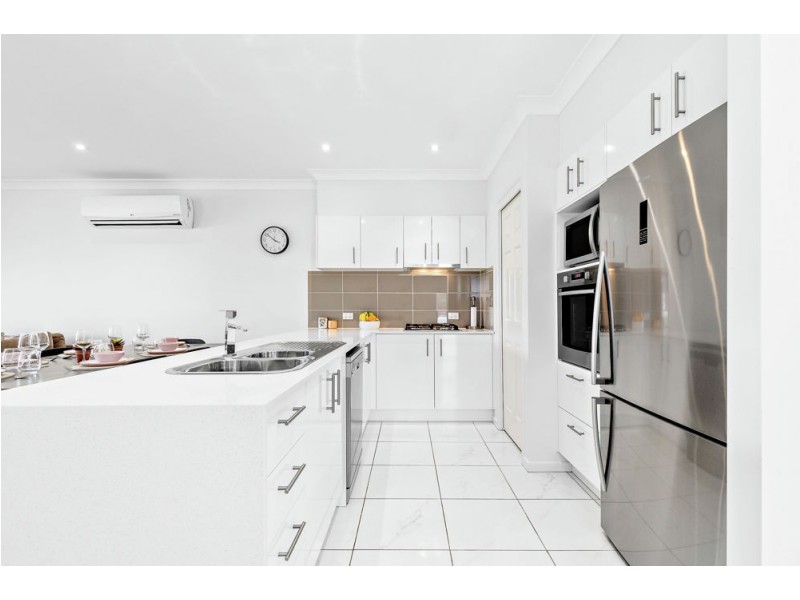 12 Kurringgai Park Way, Fitzgibbon QLD 4018