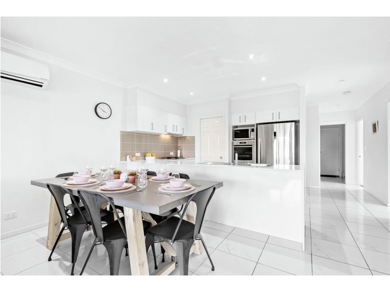 12 Kurringgai Park Way, Fitzgibbon QLD 4018