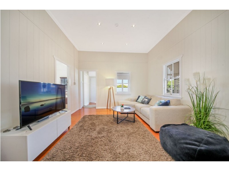 11 Julia St, Wavell Heights QLD 4012