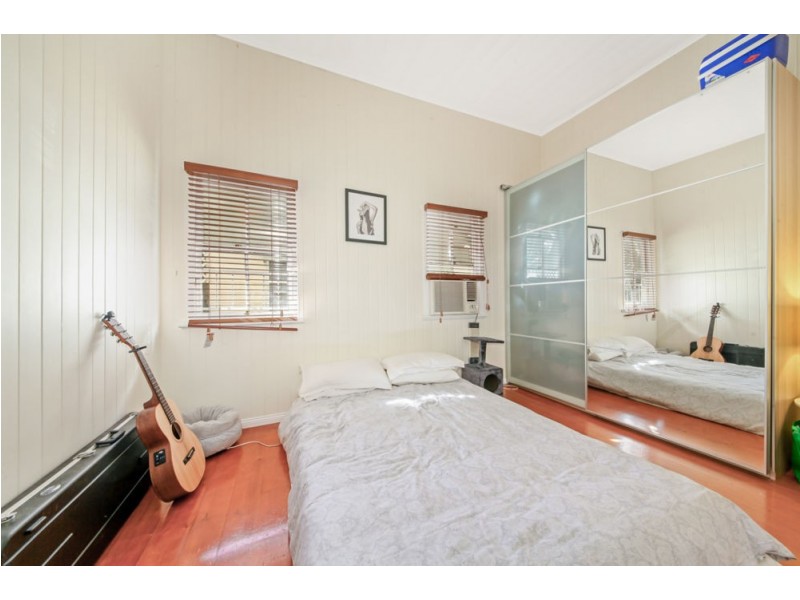 11 Julia St, Wavell Heights QLD 4012