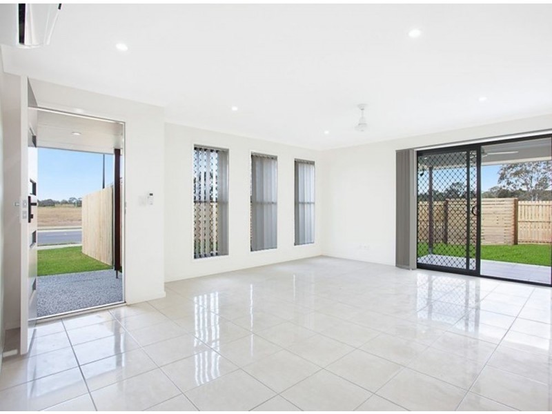 1/25 Fern Parade, Griffin QLD 4503