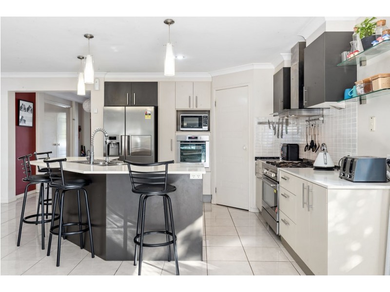 18 Oakwood Road, Warner QLD 4500