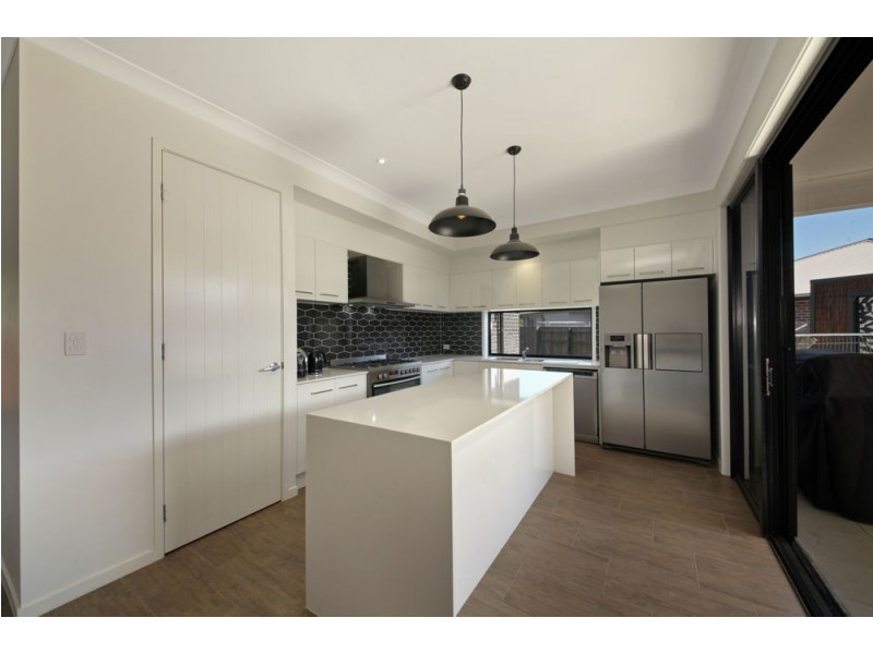 18 Junction Road, Griffin QLD 4503