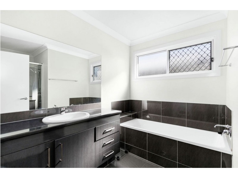 19 Tasman Boulevard, Fitzgibbon QLD 4018