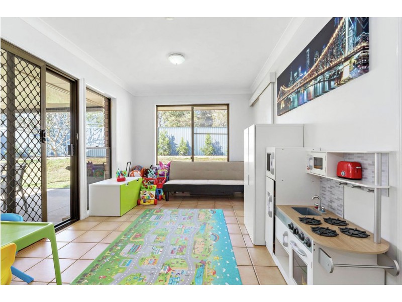 12 Rosa Crescent, Bracken Ridge QLD 4017