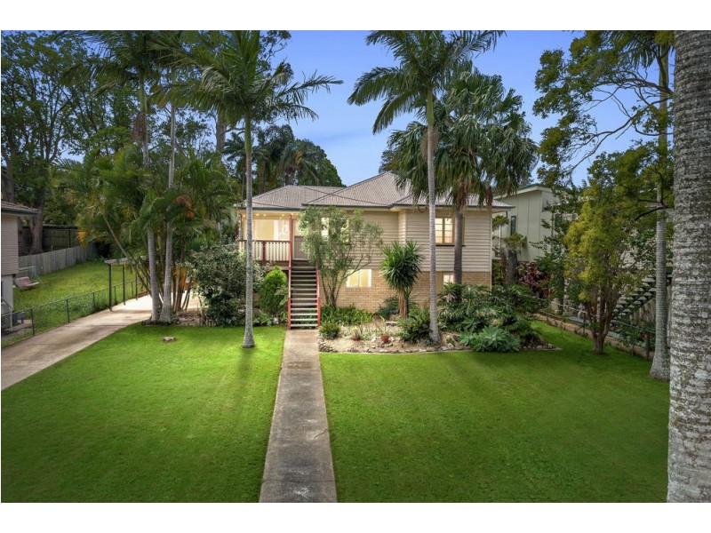 69 Connaught Street, Sandgate QLD 4017