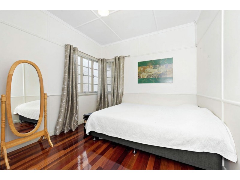 69 Connaught Street, Sandgate QLD 4017