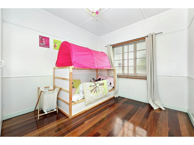 69 Connaught Street, Sandgate QLD 4017