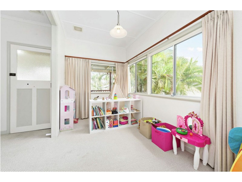 69 Connaught Street, Sandgate QLD 4017
