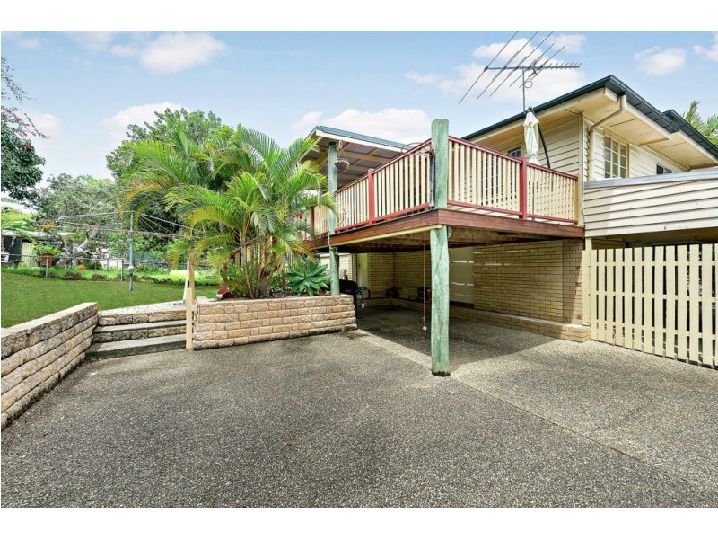 69 Connaught Street, Sandgate QLD 4017