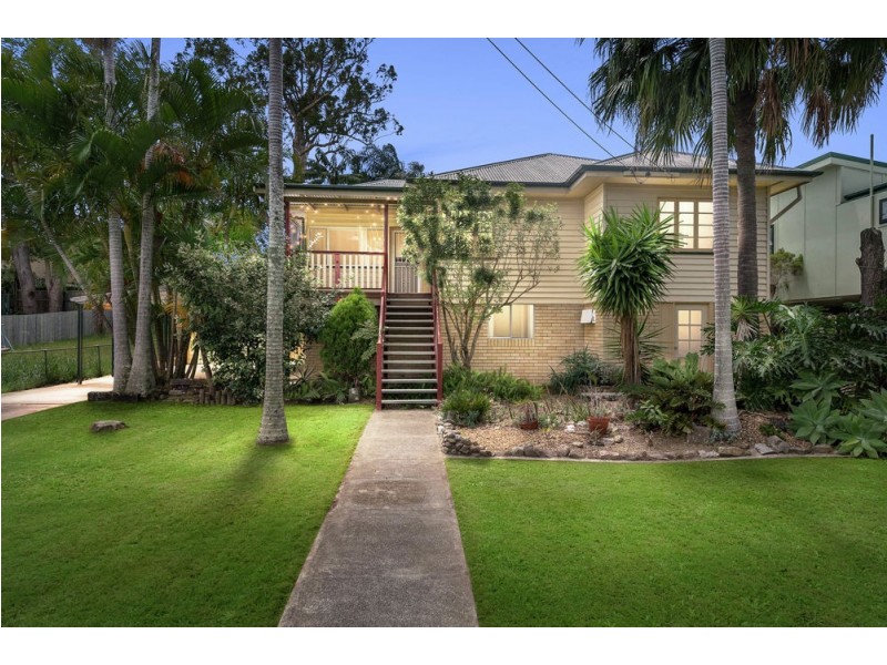 69 Connaught Street, Sandgate QLD 4017