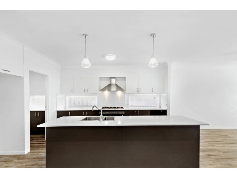 10 Edith Street, Deagon QLD 4017