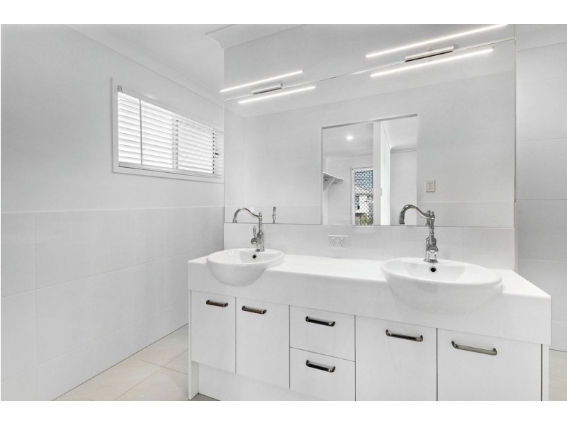 10 Edith Street, Deagon QLD 4017