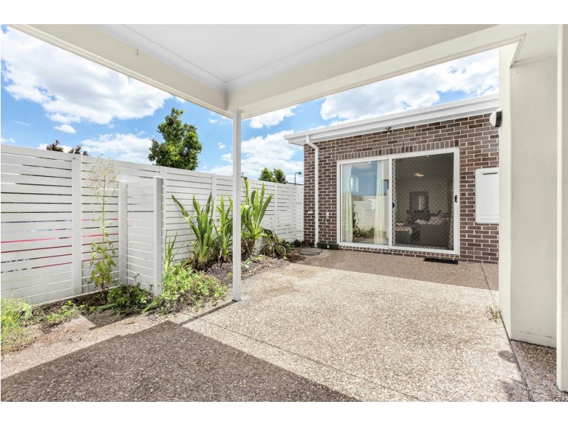 11 Daintree Park Way, Fitzgibbon QLD 4018