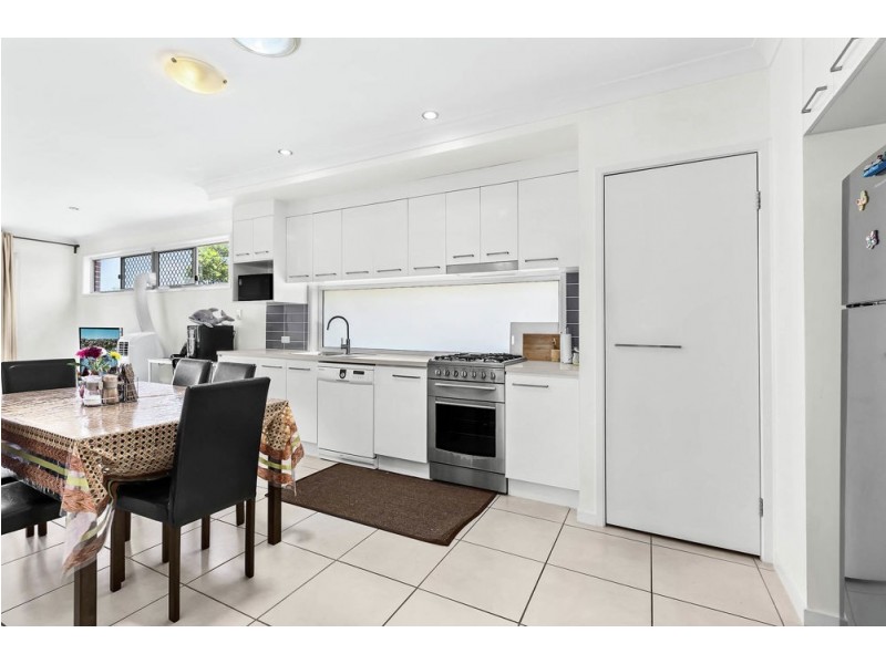 11 Daintree Park Way, Fitzgibbon QLD 4018