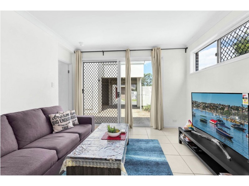 11 Daintree Park Way, Fitzgibbon QLD 4018