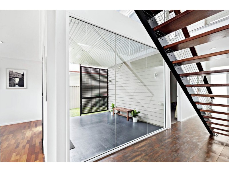 21 Twenty-Second Avenue, Brighton QLD 4017