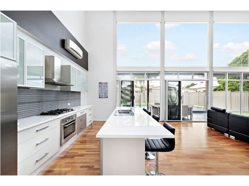 21 Twenty-Second Avenue, Brighton QLD 4017