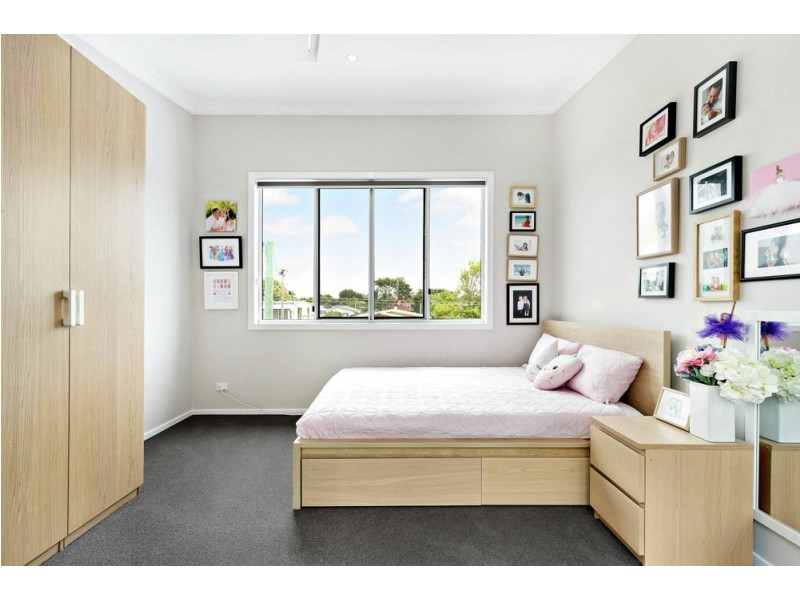 21 Twenty-Second Avenue, Brighton QLD 4017