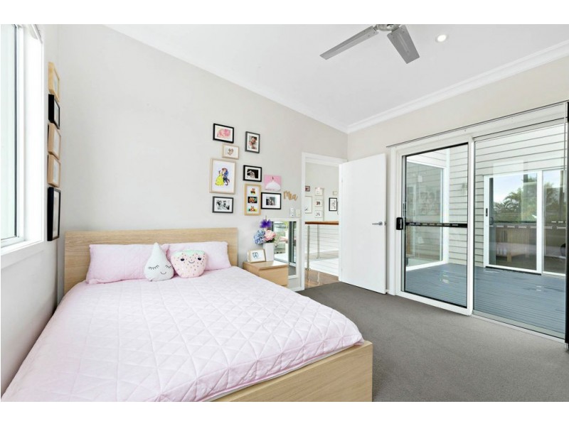 21 Twenty-Second Avenue, Brighton QLD 4017