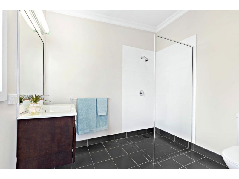 21 Twenty-Second Avenue, Brighton QLD 4017