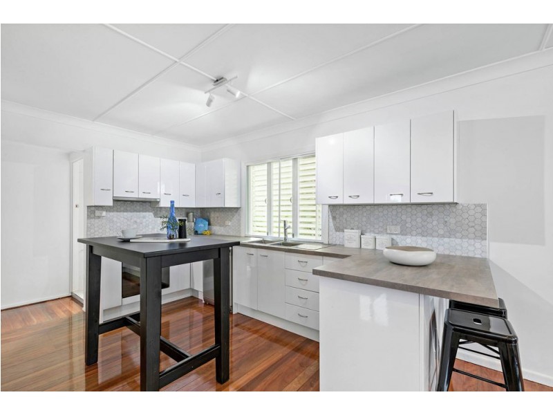 15 Arundal Street, Brighton QLD 4017