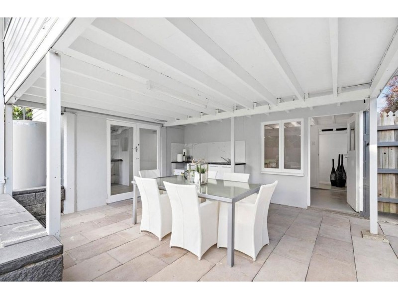 15 Arundal Street, Brighton QLD 4017