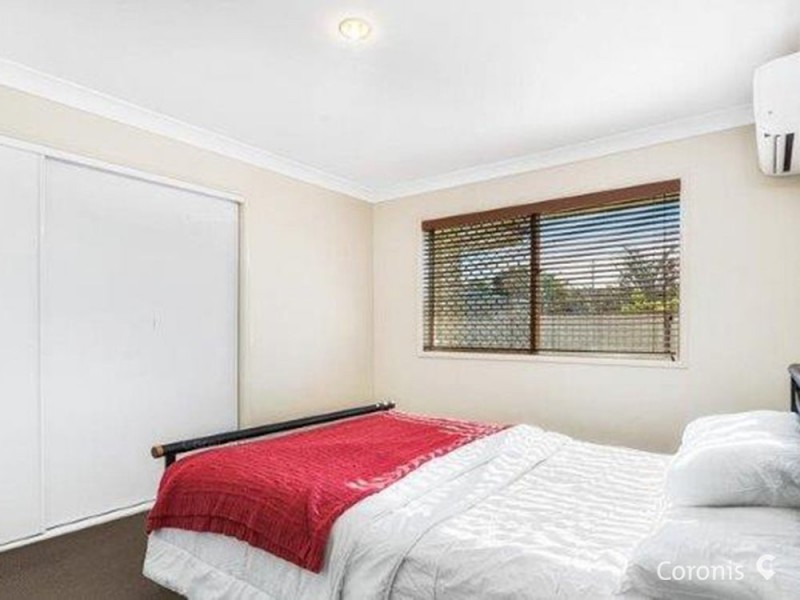 4 Elizabeth Place, Brighton QLD 4017