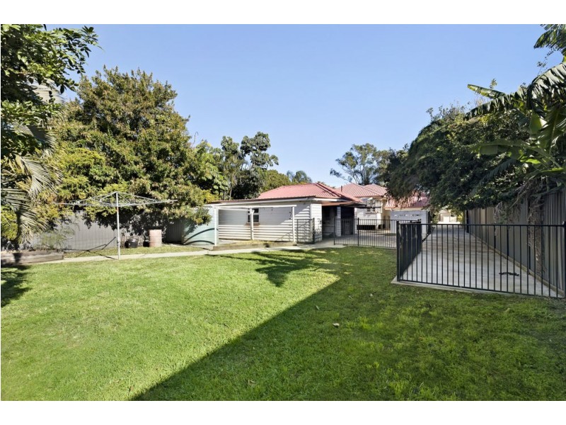 26 Finnie Road, Deagon QLD 4017