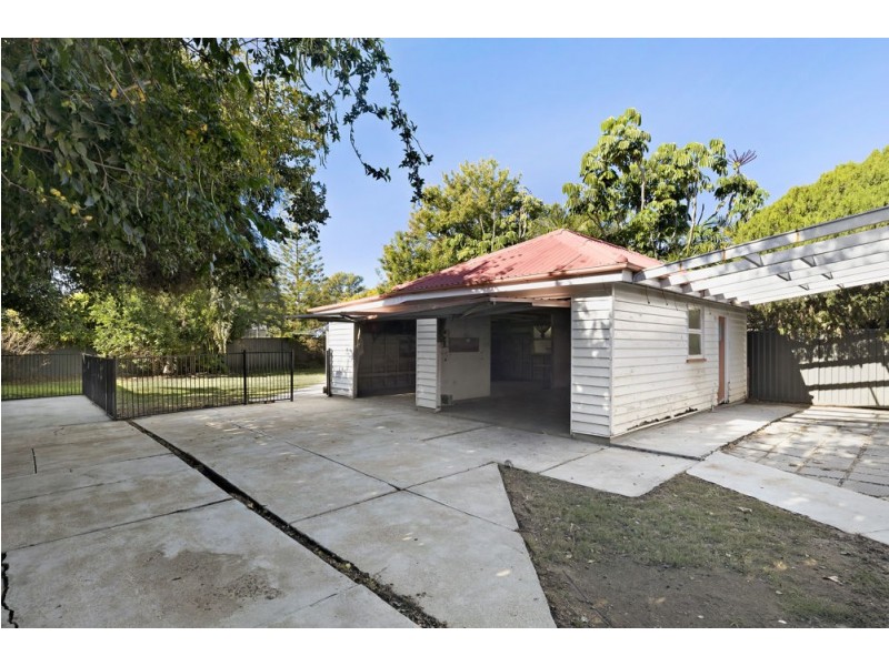 26 Finnie Road, Deagon QLD 4017