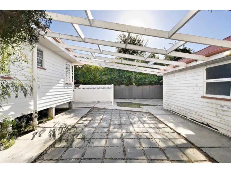 26 Finnie Road, Deagon QLD 4017