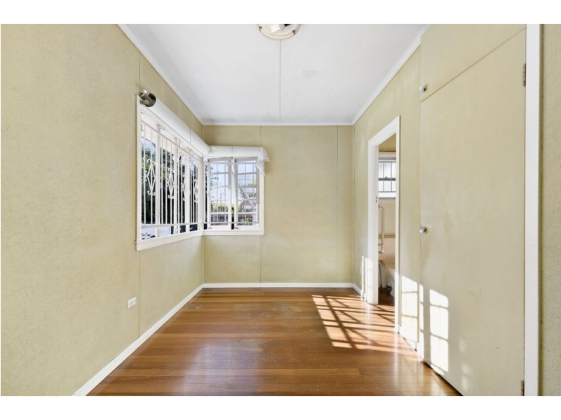 26 Finnie Road, Deagon QLD 4017