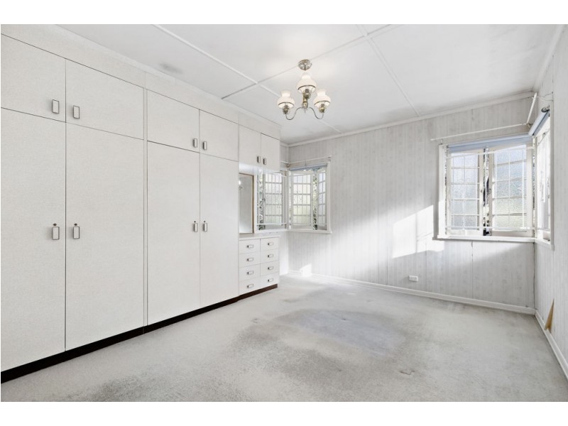 26 Finnie Road, Deagon QLD 4017