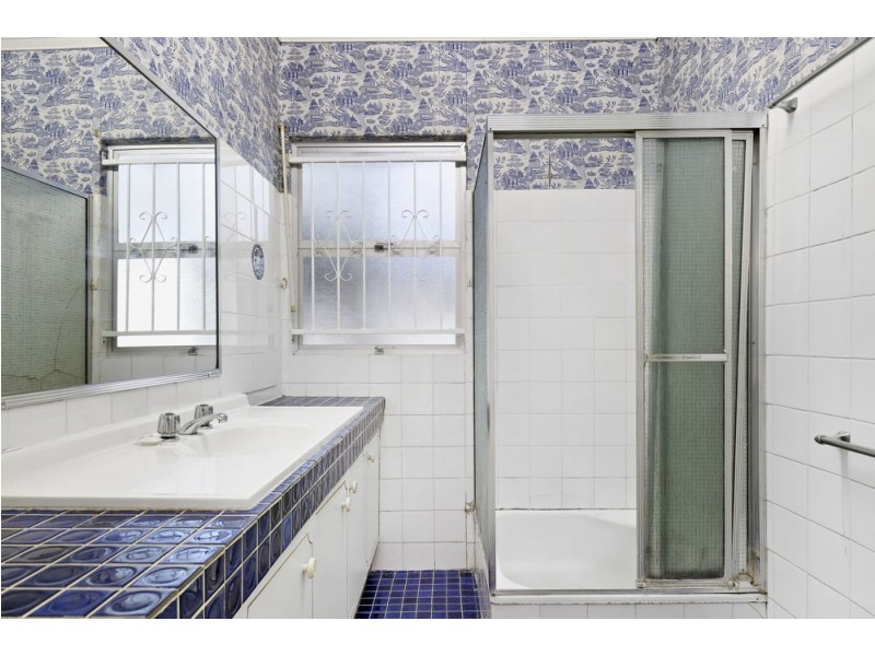 26 Finnie Road, Deagon QLD 4017