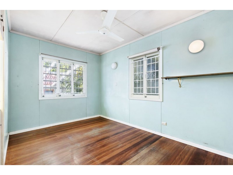 26 Finnie Road, Deagon QLD 4017