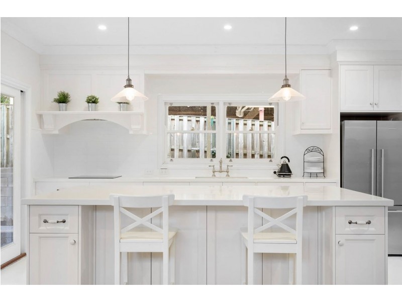 24 Todd Street, Shorncliffe QLD 4017