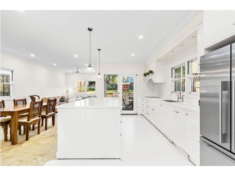 24 Todd Street, Shorncliffe QLD 4017