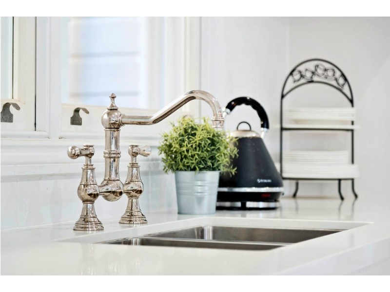 24 Todd Street, Shorncliffe QLD 4017