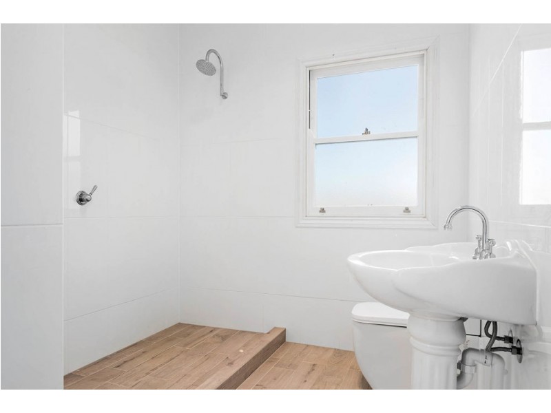 24 Todd Street, Shorncliffe QLD 4017